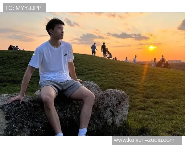 林葳加盟俄勒冈大学同曦团队发海报祝福你勇攀高峰不畏艰难