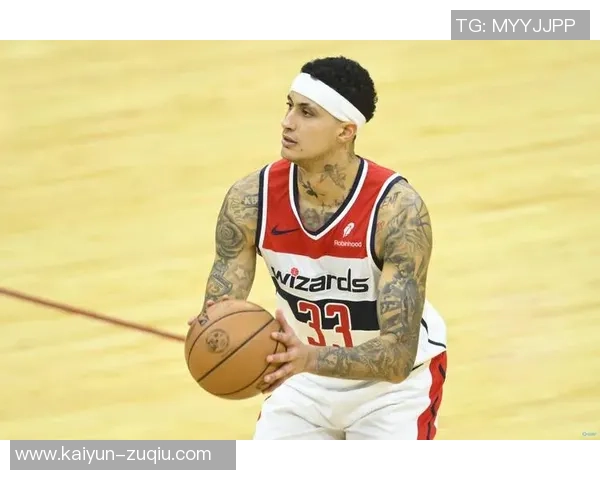 库兹马半场表现出色7投4中贡献11分2篮板2助攻展现强大实力 库兹马半场表现出色7投4中贡献11分2篮板2助攻展现强大实力