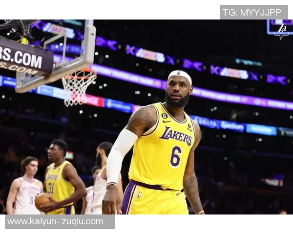 夸梅赞詹姆斯精彩表现十步上篮得分展现历史得分王的优雅风采